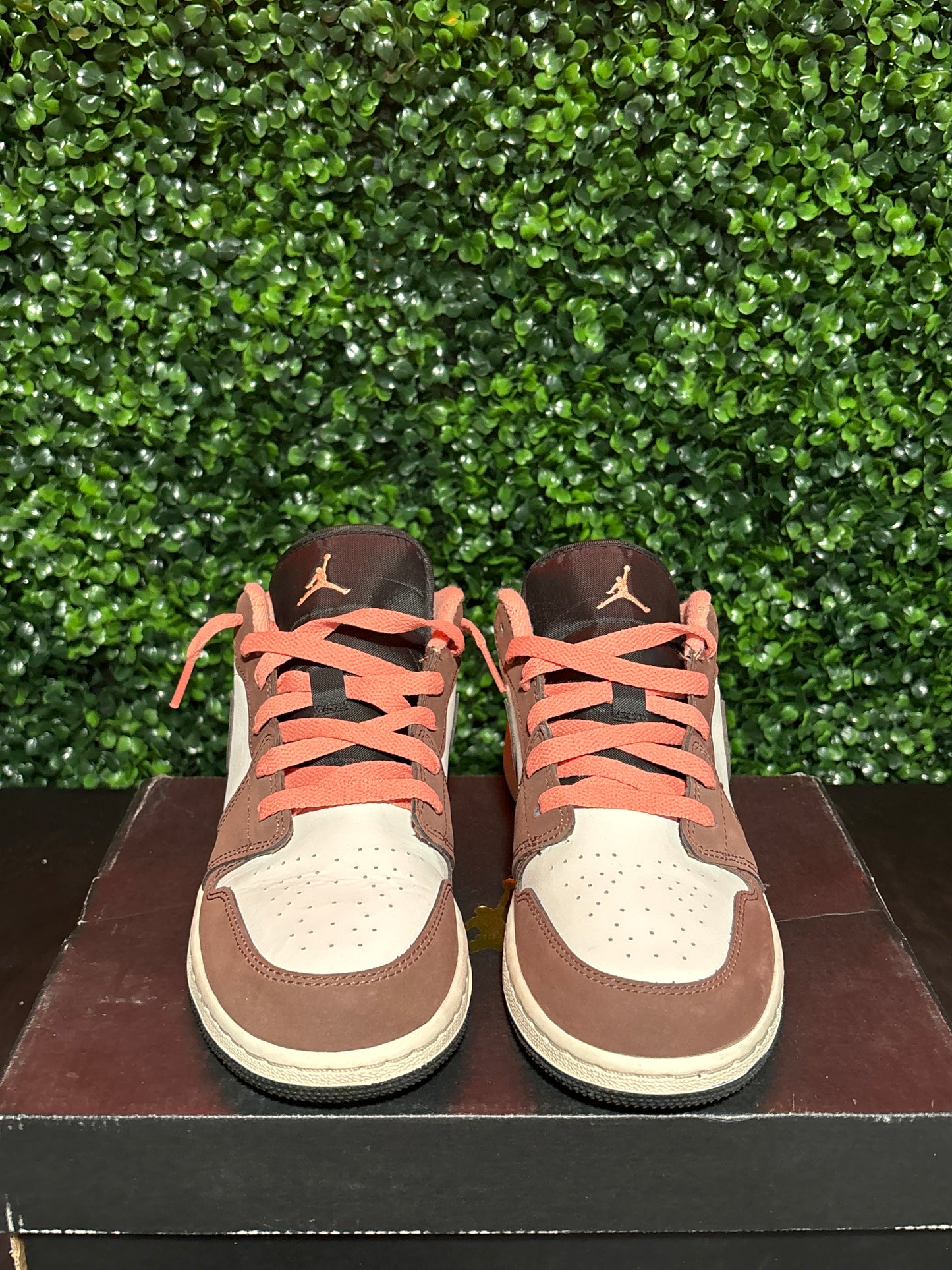 Size 6y - Jordan 1 low “Mocha”