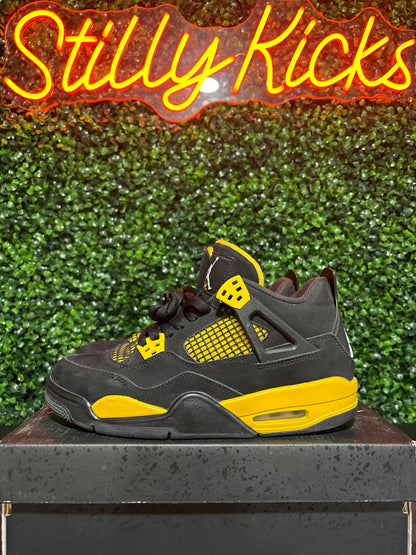 Size 7y - Jordan 4 “Thunder”