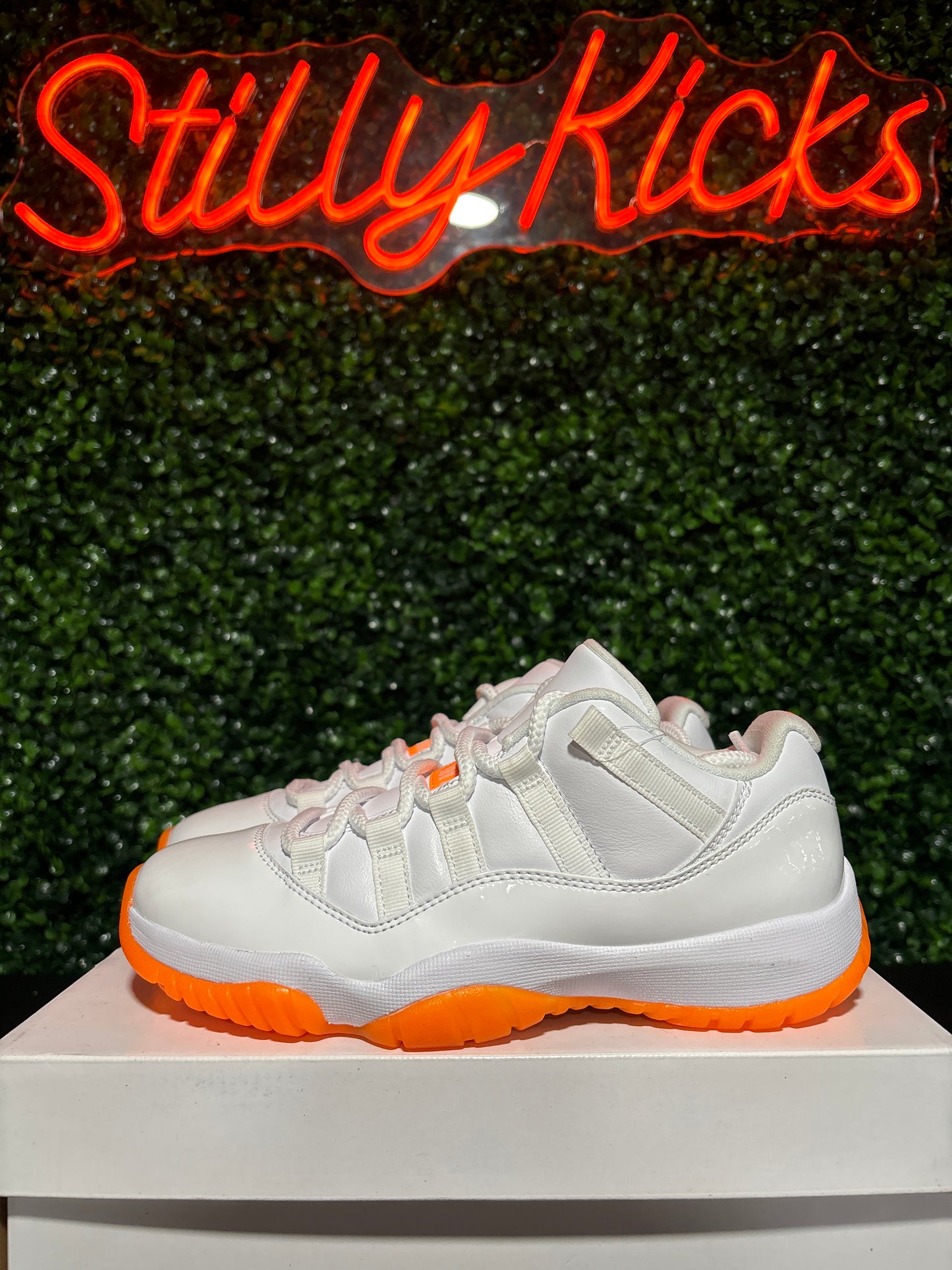 Size 5.5y - Jordan 11 low “Citrus”