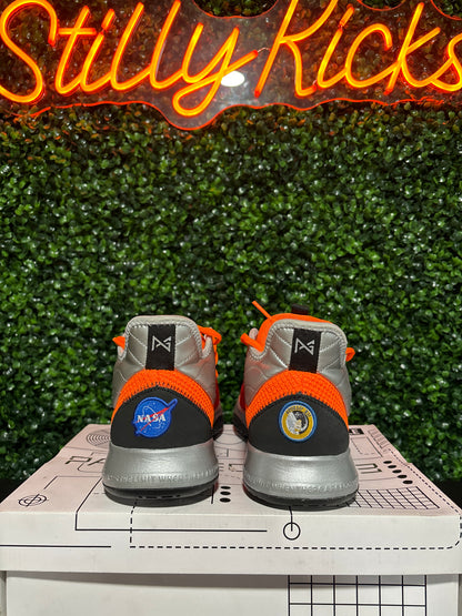 Size 9.5 - Nike PG “Nasa”