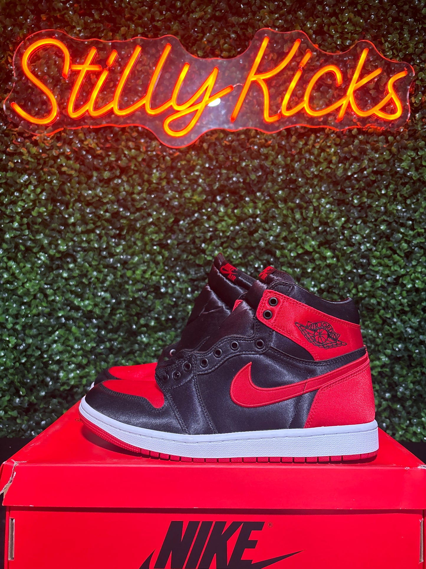 Size 8.5 - Jordan 1 High “Satin Bred”