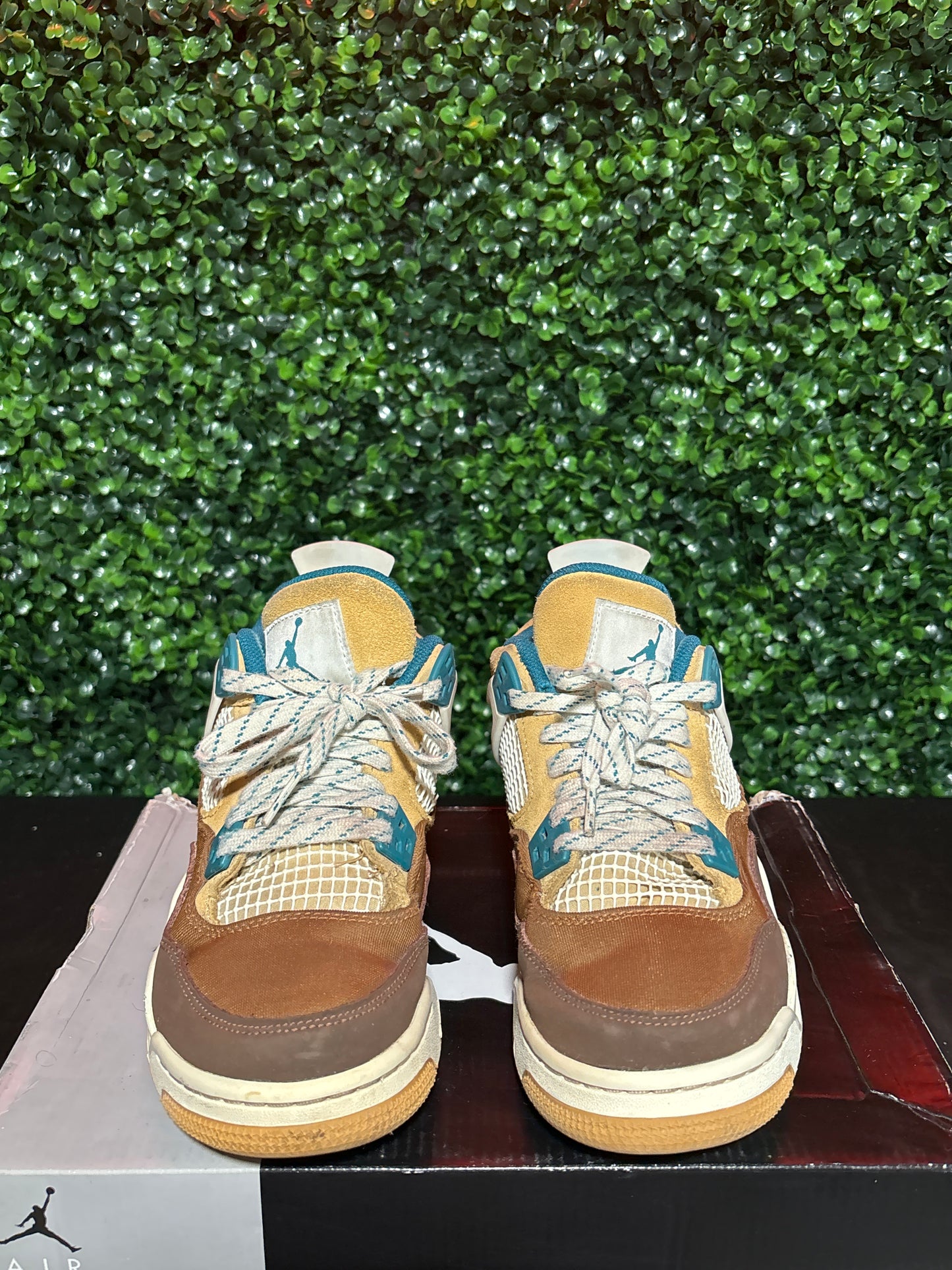 Size 6.5y - Jordan 4 “Cacao wow”