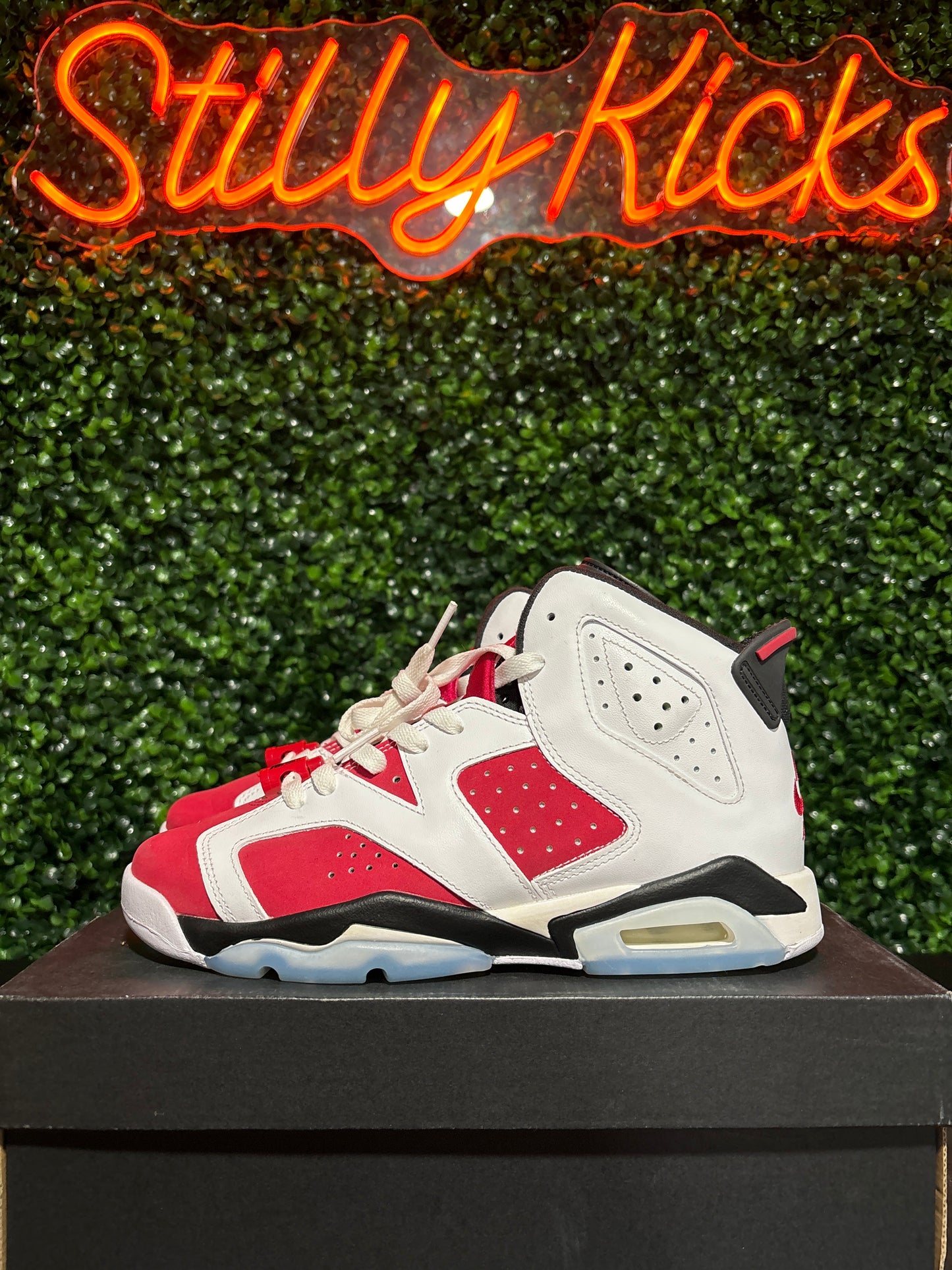 Size 6.5y - Jordan 6 “Carmine”