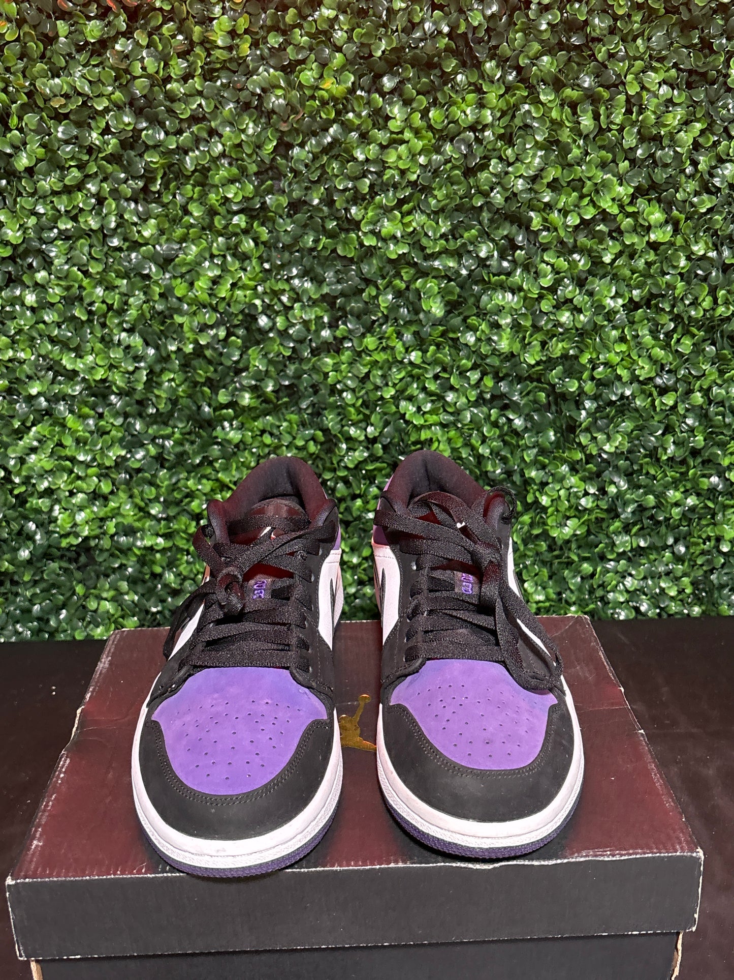 Size 8 - Jordan 1 low “Court Purple”