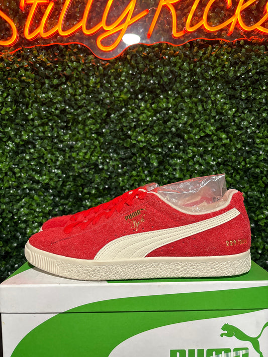 Size 9.5 - Puma Clyde OG “END. Red 229/300”