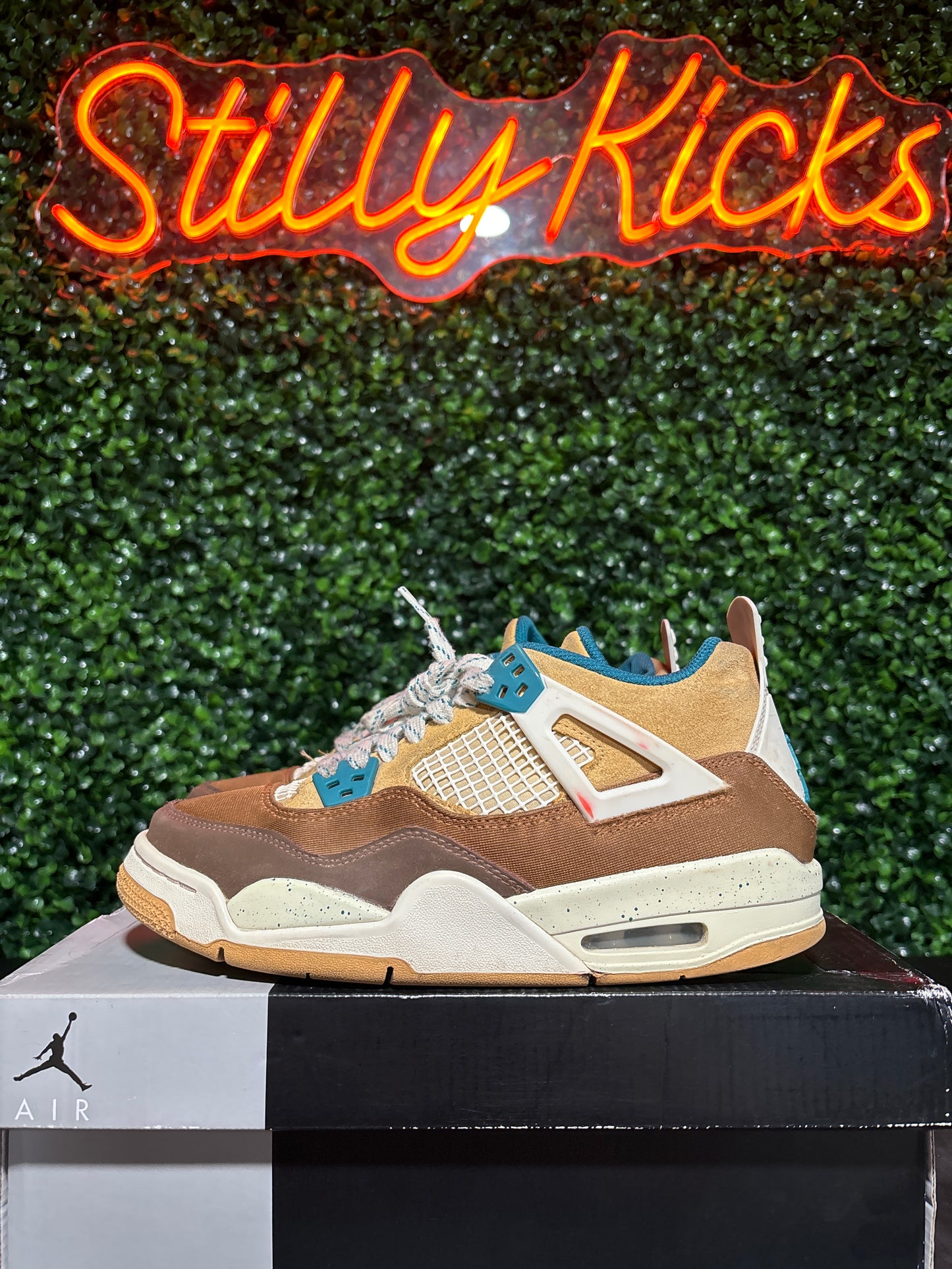 Size 6.5y - Jordan 4 “Cacao wow”