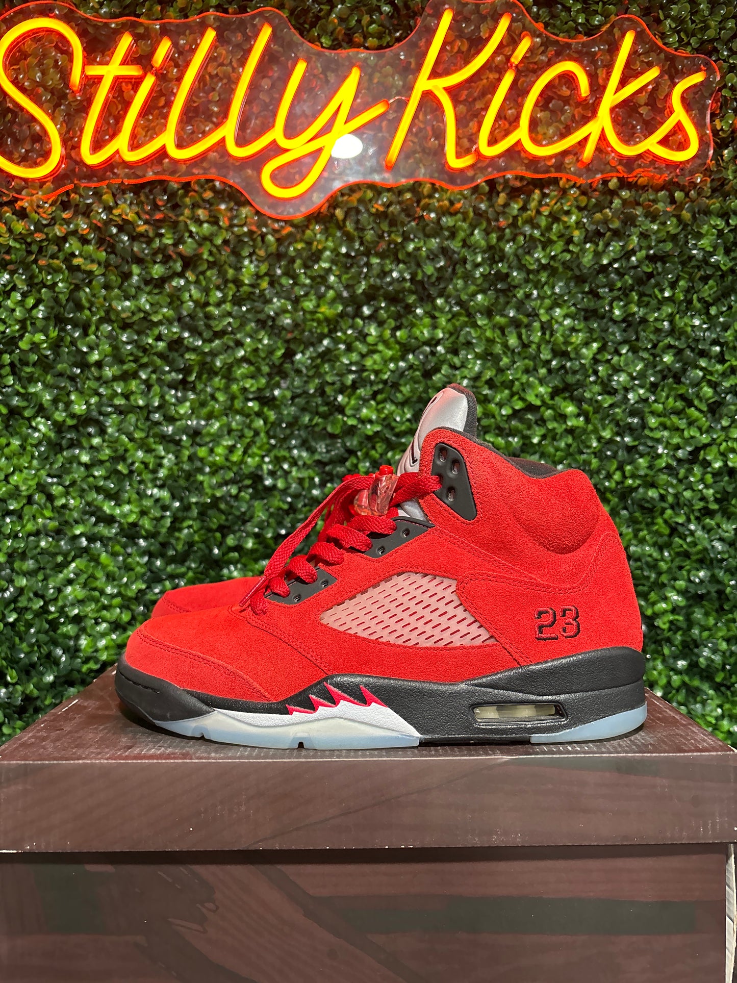 Size 9.5 - Jordan 5 “Raging Bull”