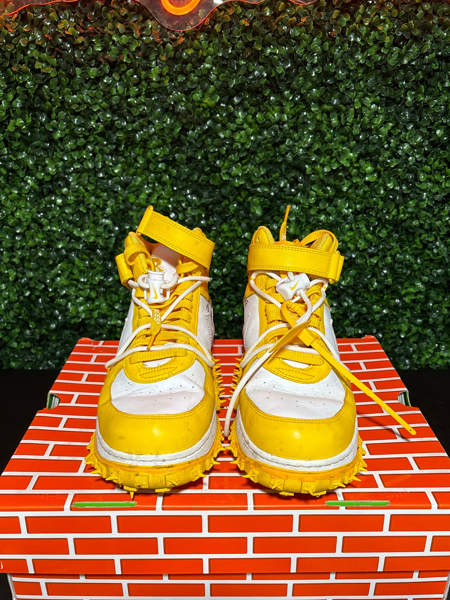 Size 12 - Off-White Af1 mid “University Yellow”