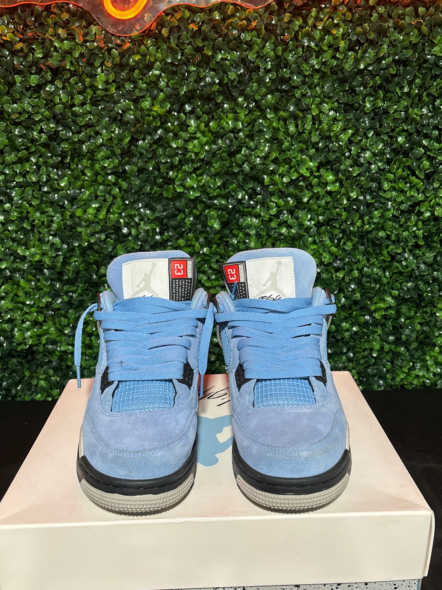 Size 9.5 - Jordan 4 “UNC”