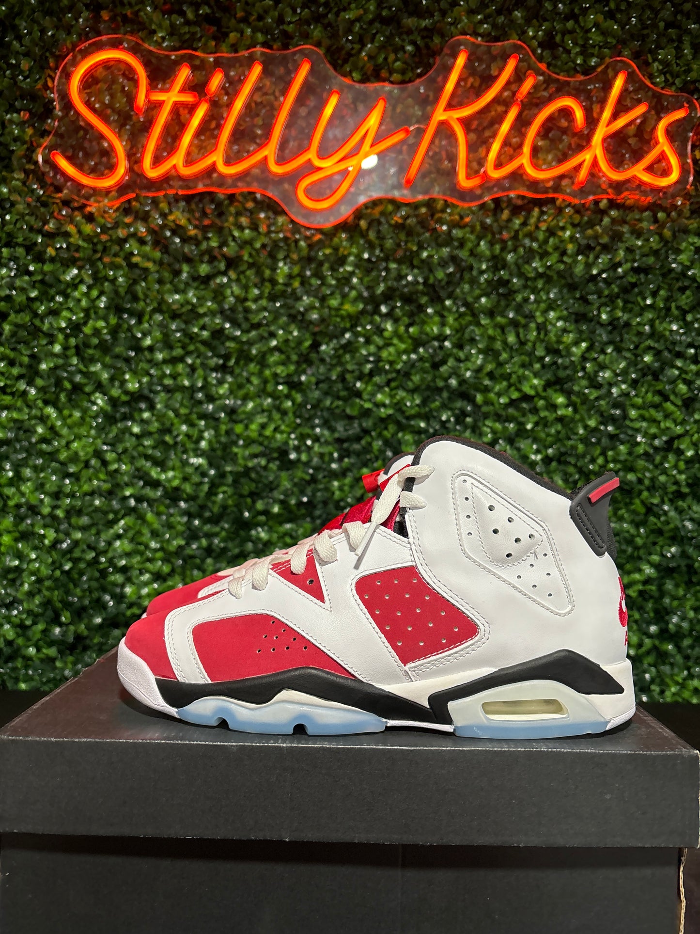 Size 6.5y - Jordan 6 “Carmine”