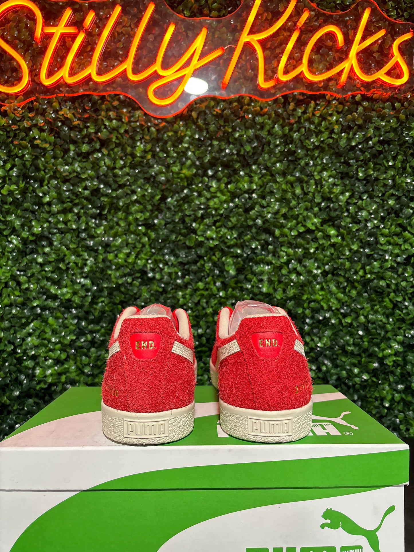 Size 9.5 - Puma Clyde OG “END. Red 229/300”